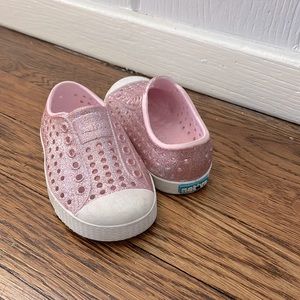Native glitter toddler shoes size 6